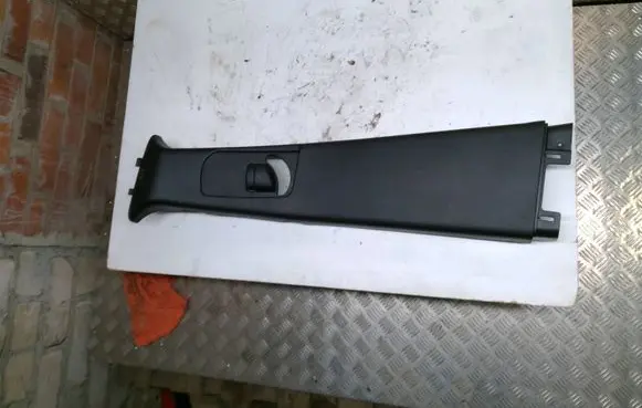 Jeep Grand Cherokee (B) pillar trim (top) 101976050BLR 5VY05DX9AC