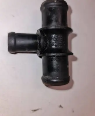 Audi A6 S6 C4 4A Engine coolant pipe/hose 252516