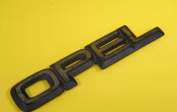 Opel Kadett E Manufacturers badge/model letters 