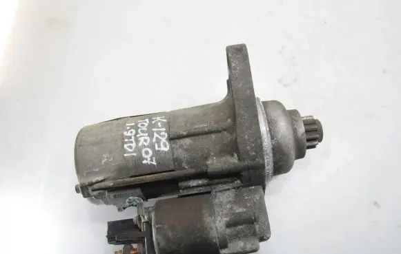 Volkswagen Touran I Starter motor 02Z911023H TS18E1 3884B
