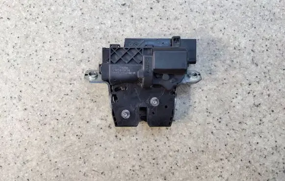 Ford Ka Tailgate/trunk/boot lock/catch/latch H4B5A442A66AOP1 H4B5A442A66AA