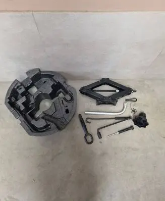 Skoda Superb B8 (3V) Tool set 3V0012115D