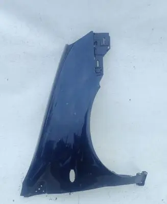 Nissan Almera Tino Fender