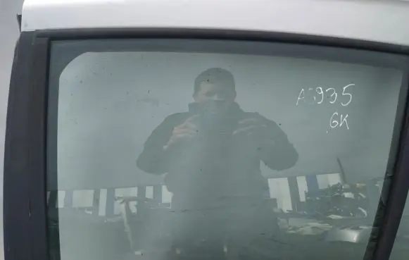 Nissan Almera N16 Rear door window glass