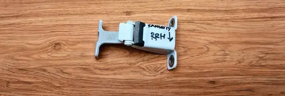 Renault Kangoo II Loading door lower hinge 