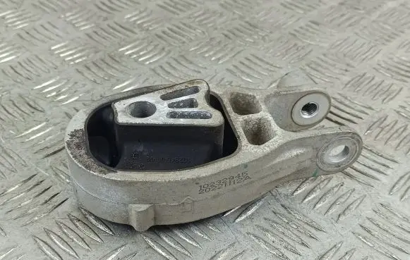MG ZS Engine mount bracket 10232945