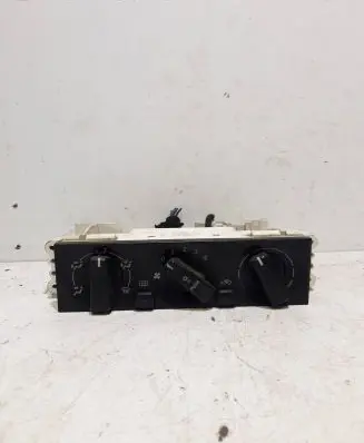 Mitsubishi Carisma Climate control unit MR500527 0000704