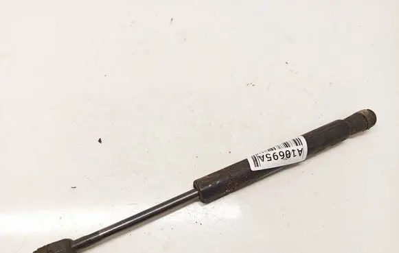 Audi A4 S4 B5 8D Tailgate/trunk strut/damper 8d5827552f