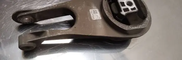 Opel Insignia B Engine mount bracket 22937343 060317