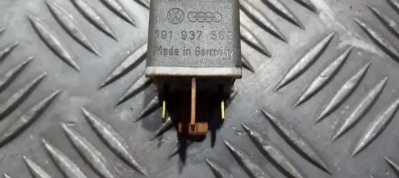 Volkswagen PASSAT B3 Other relay 191937503 4ra003510-58