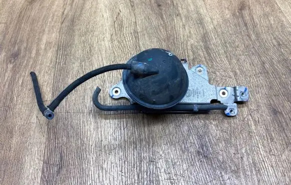 Volkswagen Touareg II Vacuum air tank 054129808