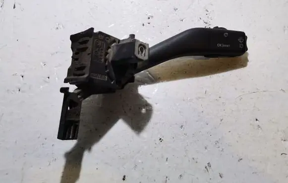 Skoda Octavia Mk2 (1Z) Headlight wiper arm 1K0953519A