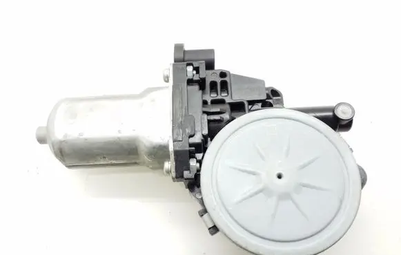 Suzuki Grand Vitara II Front door window regulator motor 8343065J00