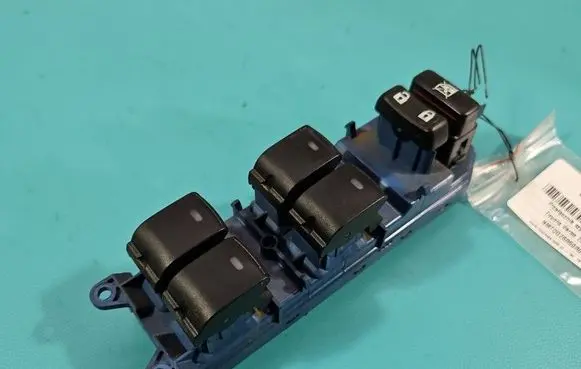 Toyota Verso Electric window control switch 8404005020 IMPRK1581387