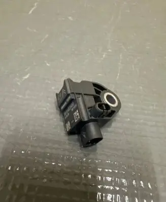 Peugeot 5008 Airbag deployment crash/impact sensor 9810452480 961920 15336