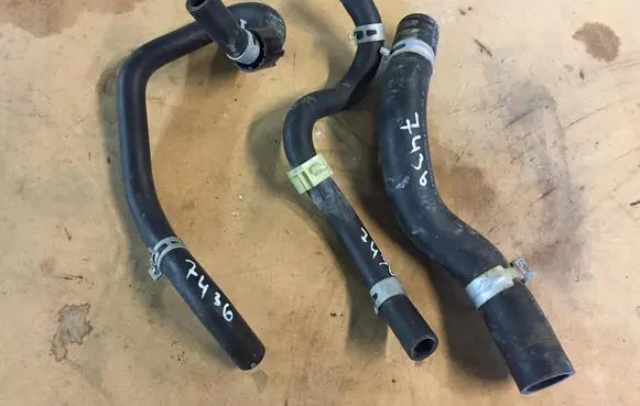 Honda CR-V Engine coolant pipe/hose