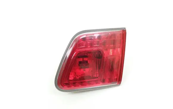 Toyota Avensis T270 Tailgate rear/tail lights 08052