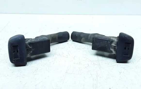 Volvo V70 Windshield washer spray nozzle 30796027 30796028