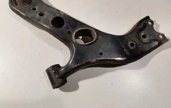 Lexus NX Front lower control arm/wishbone W0731054 4806842070