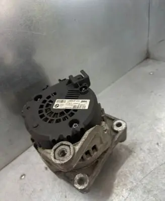 BMW 5 F10 F11 Generator/alternator 2608668c