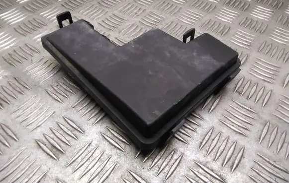 Nissan Qashqai Fuse box cover