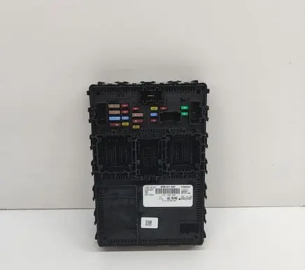 Ford Puma Fuse module LU5T15604BJAE F005V03568