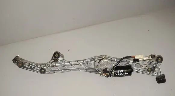 BMW 7 E38 Front wiper linkage 