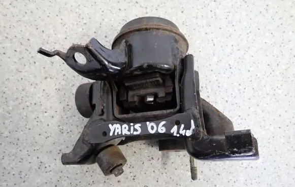 Toyota Yaris Engine mount vacuum valve 