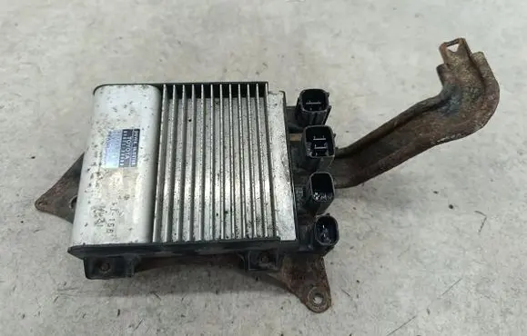 Toyota Avensis T270 Fuel injection control unit/module