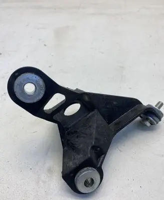 Volkswagen Golf VII Gear shift cable bracket 5Q0711789