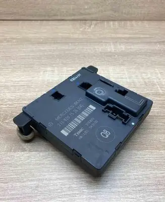 Mercedes-Benz E W211 Door control unit/module 2118201526 356805 LH