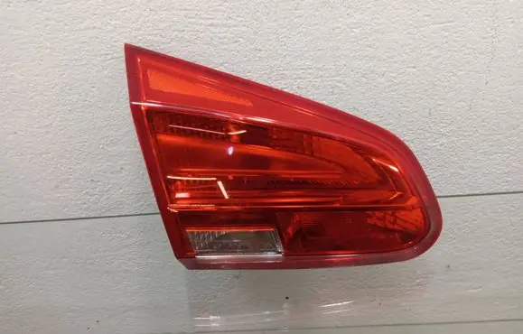 Tailgate rear/tail lights