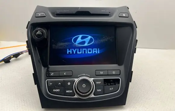 Hyundai Santa Fe Radio/CD/DVD/GPS head unit 965602W200