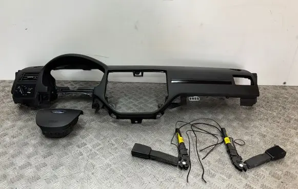 Ford Kuga I Dashboard 