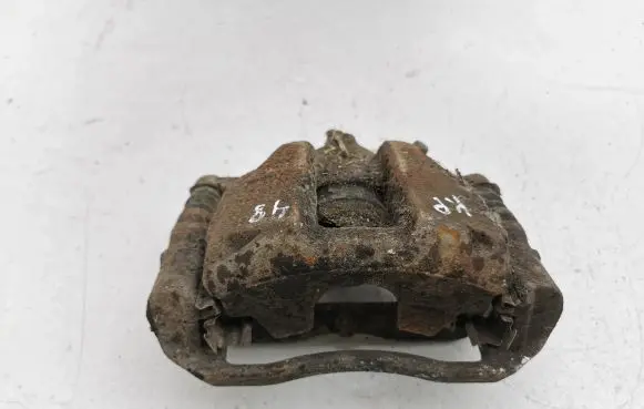 Honda CR-V Front brake caliper