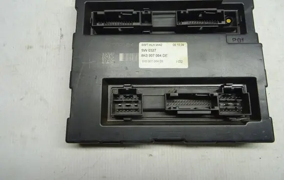 Audi A4 S4 B5 8D Comfort/convenience module 8K0907064DE