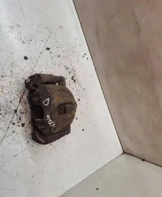 Front brake caliper