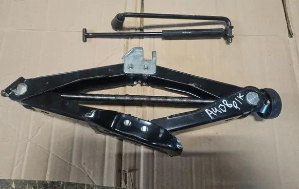 Audi A4 S4 B8 8K Lift Jack 8k0011031d