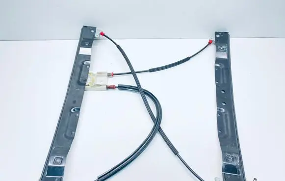 Front window lifting mechanism without motor
