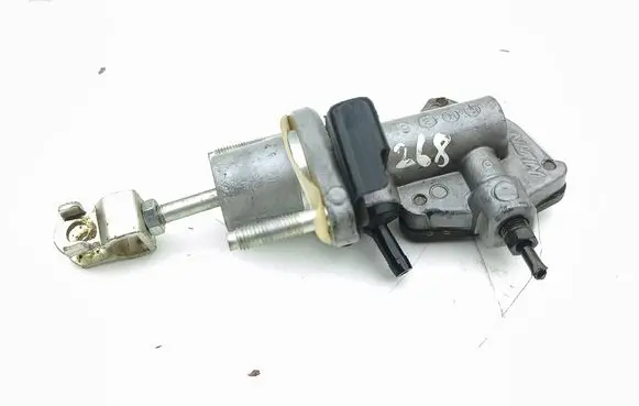 Honda Accord Clutch master cylinder 