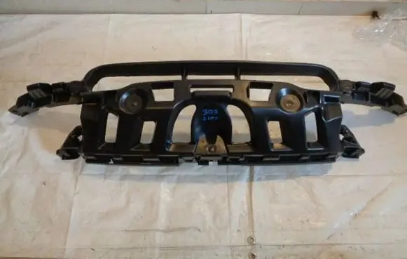 Peugeot 308 Front bumper mounting bracket 7422AQ