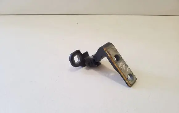 Volvo V40 Cross country Front door lower hinge 31352691