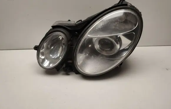 Mercedes-Benz E W211 Headlight/headlamp A2118201561