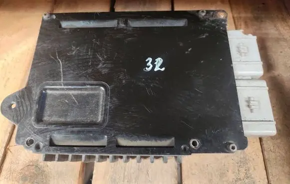 Chrysler Voyager Engine control unit/module P04727256AB
