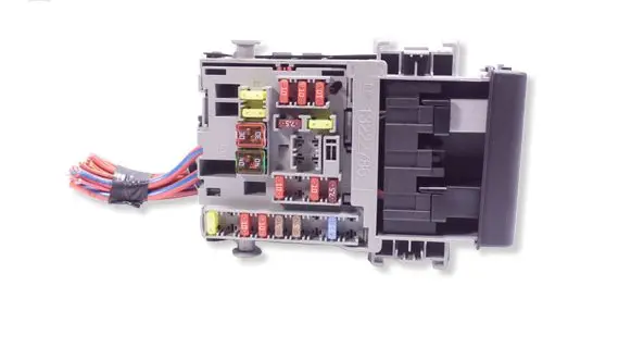 Opel Astra J Fuse module 13222786