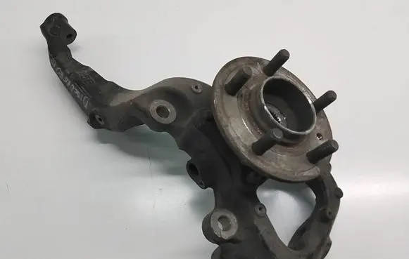 Land Rover Discovery 4 - LR4 Front wheel hub AH223K185