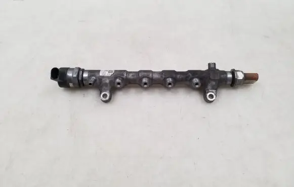 Volkswagen PASSAT CC Fuel main line pipe 03L089N