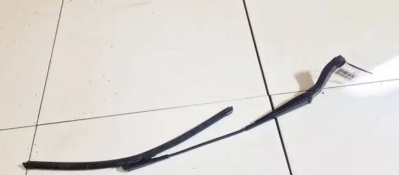 Mercedes-Benz B W245 Front wiper blade arm a1698200240