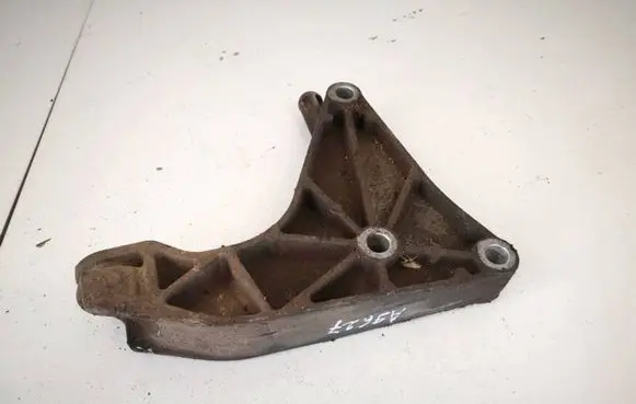 Opel Astra G Engine mounting bracket 90575131