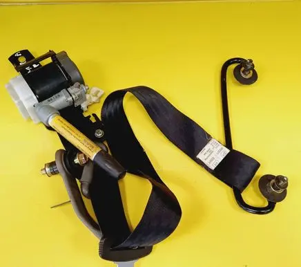 Nissan Almera Front seatbelt